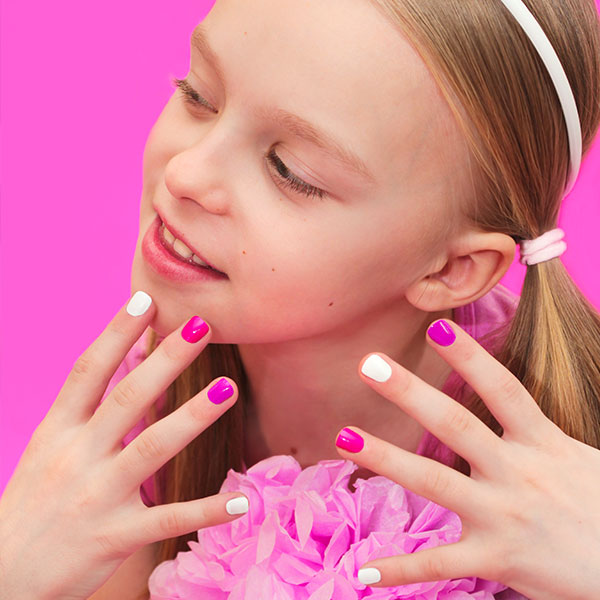LUXX NAIL LOUNGE (6)